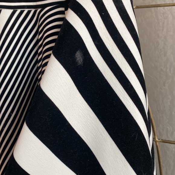 Cameo and rosé sleeveless dress - Picture 3 of 8